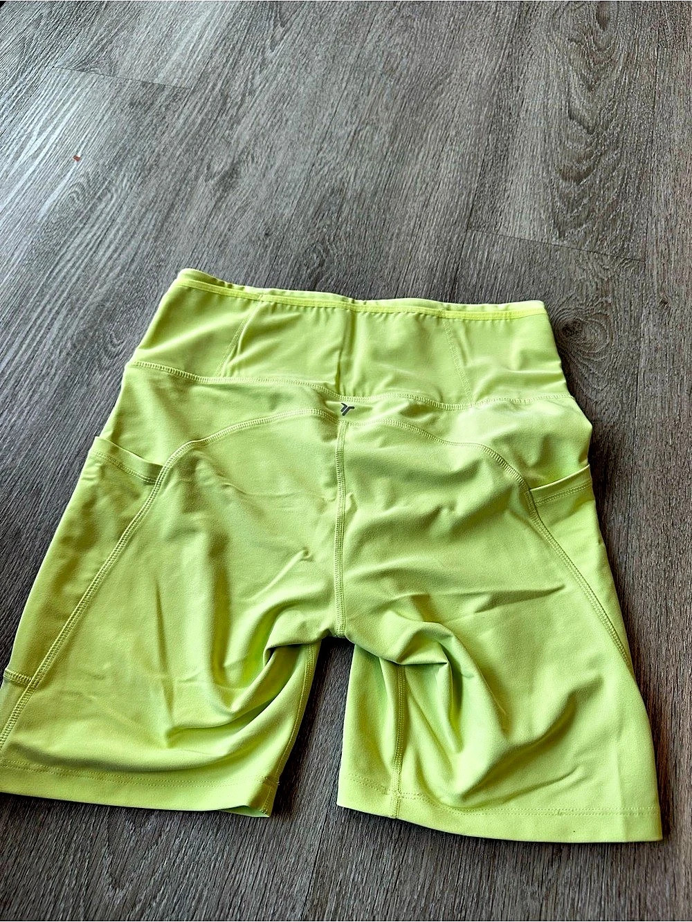 Old Navy Athletic Shorts in Green Large Like New